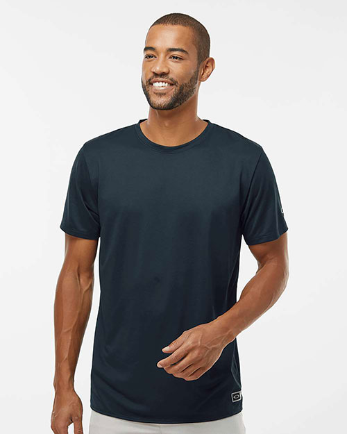Oakley FOA402991 Men Team Issue Hydrolix T-Shirt at GotApparel